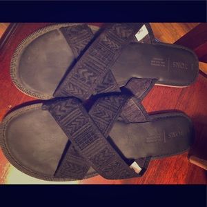 Toms sandals